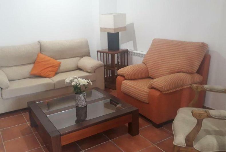 Hostal Los Ojos De Gabriel El Vallecillo Exterior foto